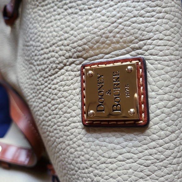 DOONEY & BOURKE Pebble Bag - Picture 5 of 14